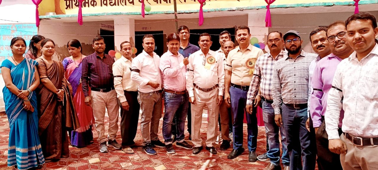 Raebareli protest pension 2