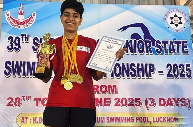 Jiya Yadav swimming