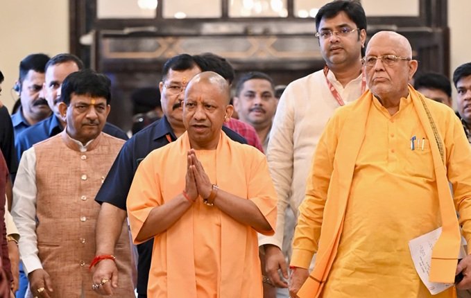 CM Yogi thecoverage 1