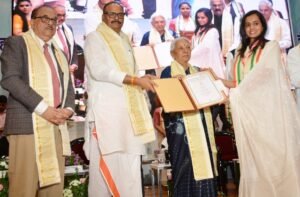 संस्थानों के जमीन देने वाले किसान का जरूर करें इलाज राज्यपाल