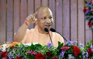 दुर्गा पूजा में सुरक्षा के हों कड़े प्रबंध, बाधित न हो यातायात : सीएम योगी