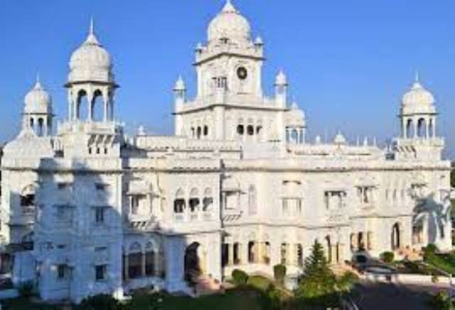 वेंटीलेटर-पर-जिंदगी-व-मौत-से-जूझ-रहे-छात्र-की-केजीएमयू-डॉॅक्टरों-ने-बचायी-जान-thecoverage