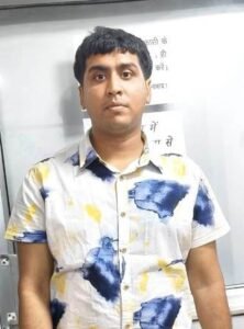 चीफ इंजीनियर की डांट के बाद कर्मचारी आईसीयू में.