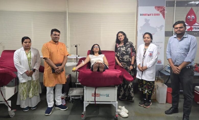 KGMU Blood Donation dr tulika Chandra 1
