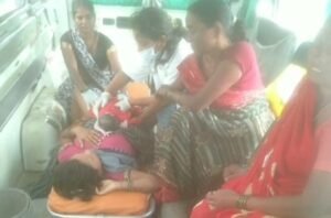 UP News: हाई रिस्‍क प्रेगनेंसी केस में 3.5 ग्राम हीमोग्‍लोबिन वाली प्रसूता की एंबुलेस में सुरक्षित डिलीवरी, 102 टीम ने बचाई दो जिंदगियां