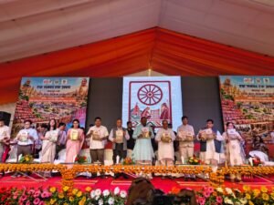 सीतापुर की दरी को मिलेगा वैश्विक बाजार, 9 देशों के खरीदार पहुंचे क्रेता-विक्रेता सम्मेलन में