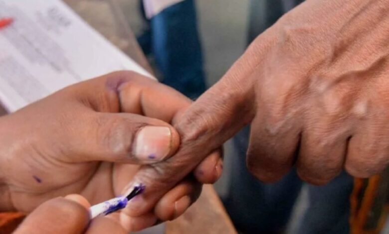 आगरा शिक्षक MLC चुनाव: तीन बूथों पर मतदान रद्द