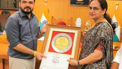 आयुष्मान कार्ड बनाने में रामपुर प्रदेश में प्रथम, एक साल में बने 1.79 लाख कार्ड