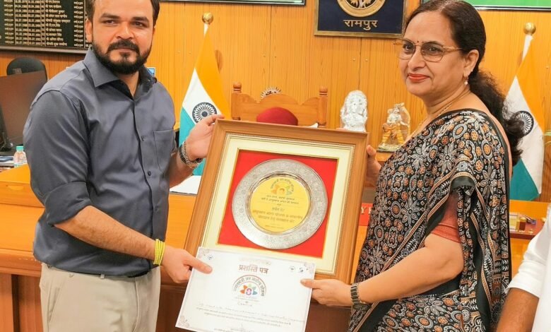 आयुष्मान कार्ड बनाने में रामपुर प्रदेश में प्रथम, एक साल में बने 1.79 लाख कार्ड