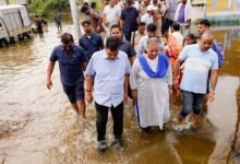 बाढ़ प्रभावितों को राहत पहुंचाने के लिए युद्ध स्तर पर कार्य कर रही योगी सरकार, नगर विकास मंत्री ने फैजुल्लागंज-दाउदनगर में किया निरीक्षण