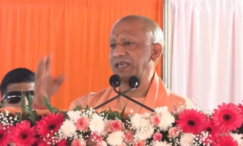 UP News: 68 हजार ग्राम प्रहरियों को कैशलेस इलाज के साथ अब 3500 रुपये मानदेय