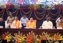मुख्यमंत्री योगी ने 15 खिलाड़ियों को मंच पर प्रदान किया नियुक्ति पत्र
