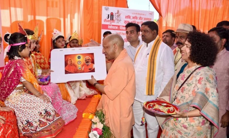 नवरात्रि एवं अंतरराष्ट्रीय बालिका दिवस पर माँ पाटेश्वरी मंदिर परिसर में शिक्षा, संस्कार एवं बालिका सशक्तीकरण का संगम