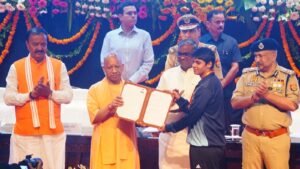 सीएम योगी के हाथों नियुक्ति पत्र पाकर खिले खिलाड़ियों के चेहरे, बोले- पारदर्शी प्रक्रिया से मिली नौकरी