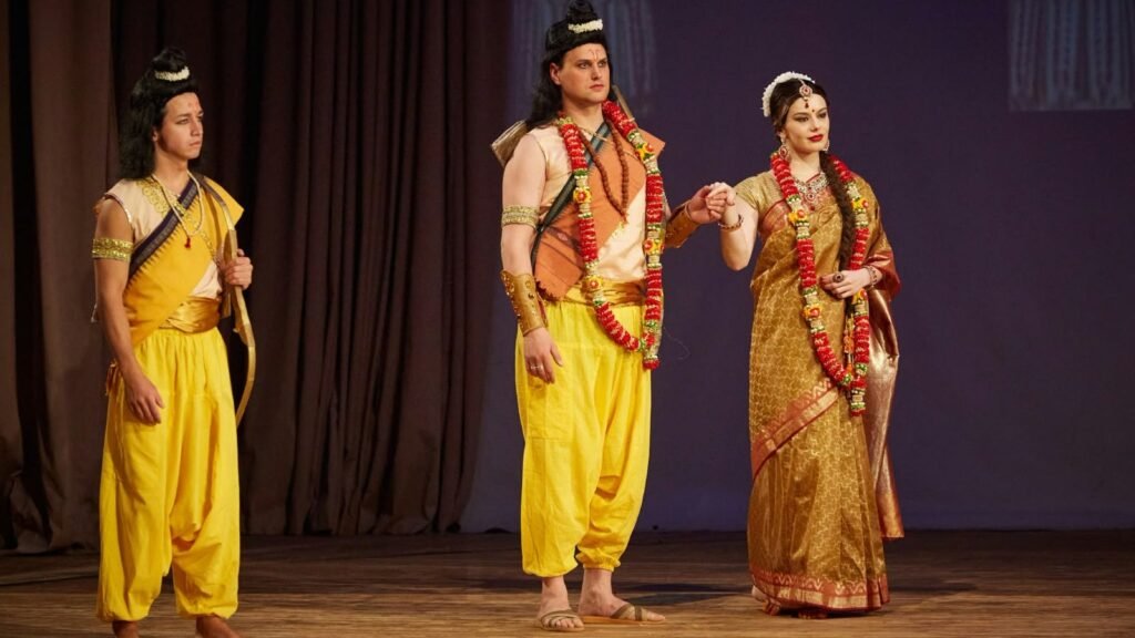 श्रीराम के स्वागत में मास्को तैयार, रामायण के पात्रों के वस्त्र दिल्ली के चांदनी चौक से खरीदकर ले गए रूस