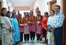 योगी सरकार में मिशन शक्ति से बेटियों को नेतृत्व का अवसर, चार छात्राओं ने संभाली मध्याह्न भोजन प्राधिकरण की कमान